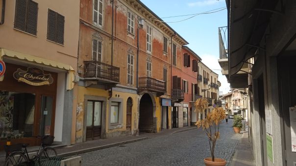 SAVIGLIANO - APPARTAMENTI DI PREGIO DA RISTRUTTURARE